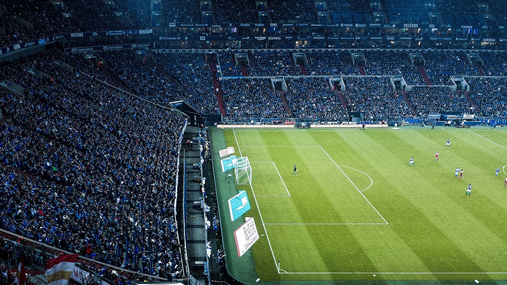 “马科斯·莫奇的防守灵活性，带领阿根廷美洲狮队稳固胜局”